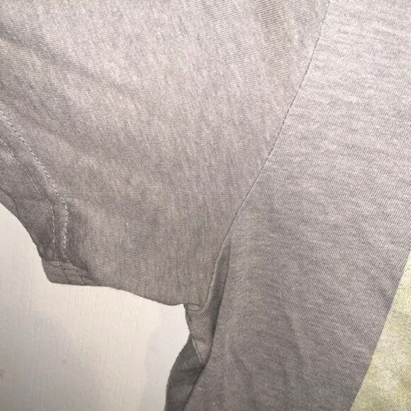 Hot Topic My Hero Academia Deku Graphic Tee Gray Crewneck M - Picture 4 of 8